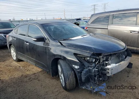 2015 Nissan Altima 2.5 z USA, uszkodzony, nr VIN 1N4AL3AP7FC132789